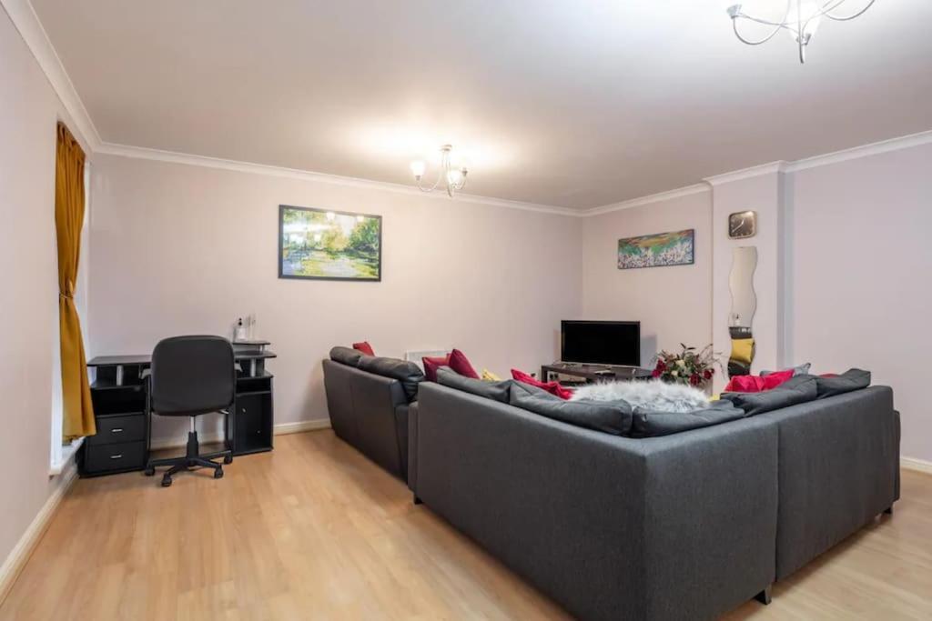 1 Bedroom Flat With Free Parking 伦敦 外观 照片