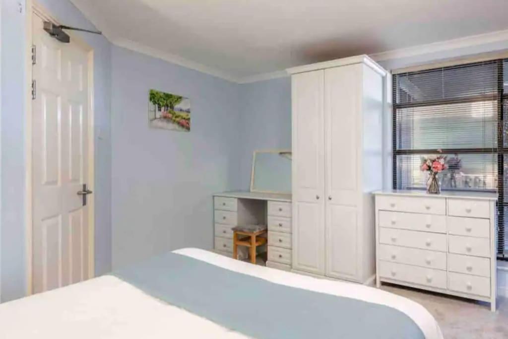 1 Bedroom Flat With Free Parking 伦敦 外观 照片